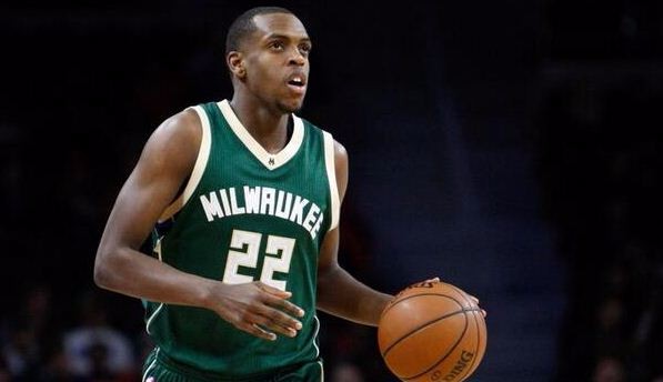 状态神勇！姆巴佩马赛回旋一秀三，随后脚后跟磕传队友，引得伯纳乌阵阵喝彩