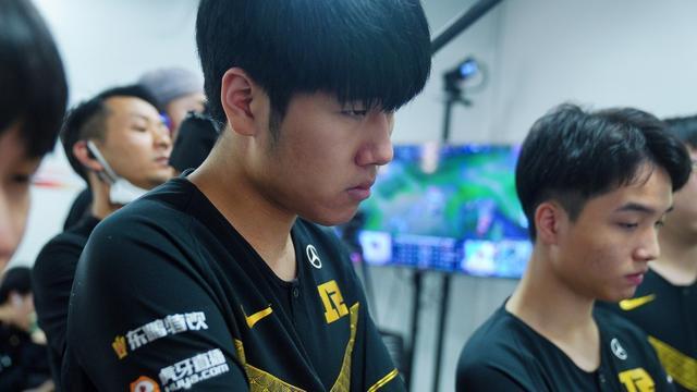 之间摇摆 之间摇摆